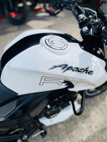 tvs-apache-200-big-1