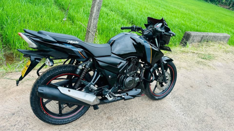 tvs-apache-rtr-150-big-1