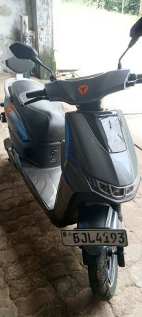 yadea-bike-for-sale-big-0