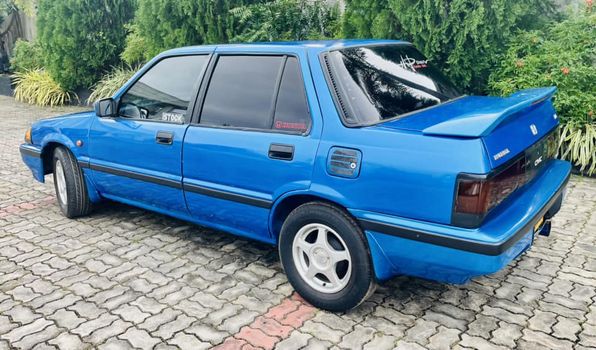 Honda civic CV R  1985