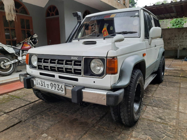 MITSUBISHI PAJERO