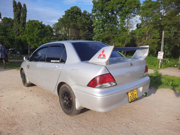 Mitsubishi lancer cs1 2001