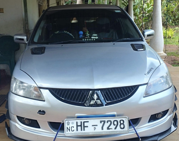 Mitsubishi lancer cs1 2000