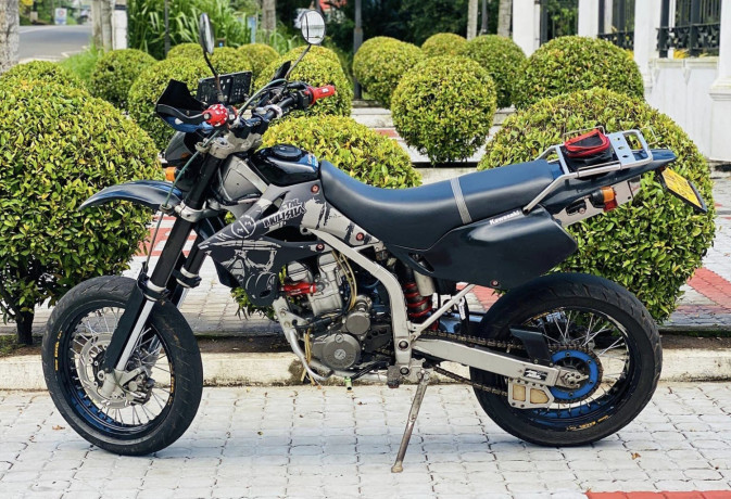 Kawasaki D tracker 250 2012