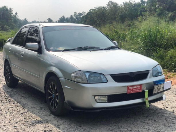 Mazda familia 2003